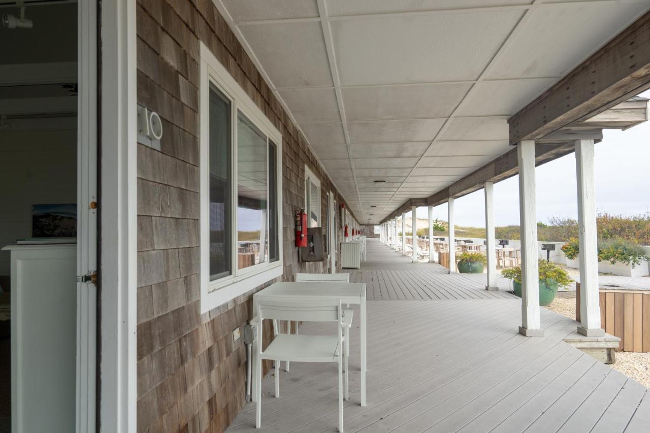 Driftwood Resort On The Ocean Монток Экстерьер фото