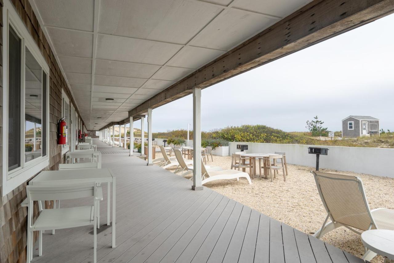 Driftwood Resort On The Ocean Монток Экстерьер фото