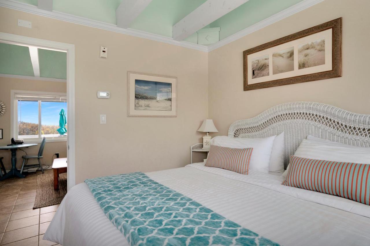 Driftwood Resort On The Ocean Монток Экстерьер фото