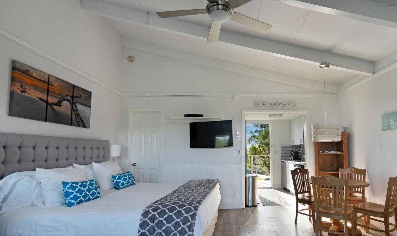 Driftwood Resort On The Ocean Монток Экстерьер фото