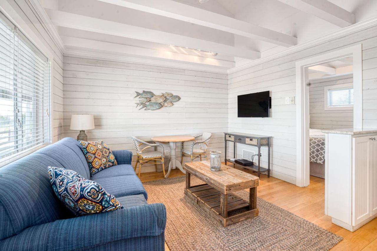 Driftwood Resort On The Ocean Монток Экстерьер фото
